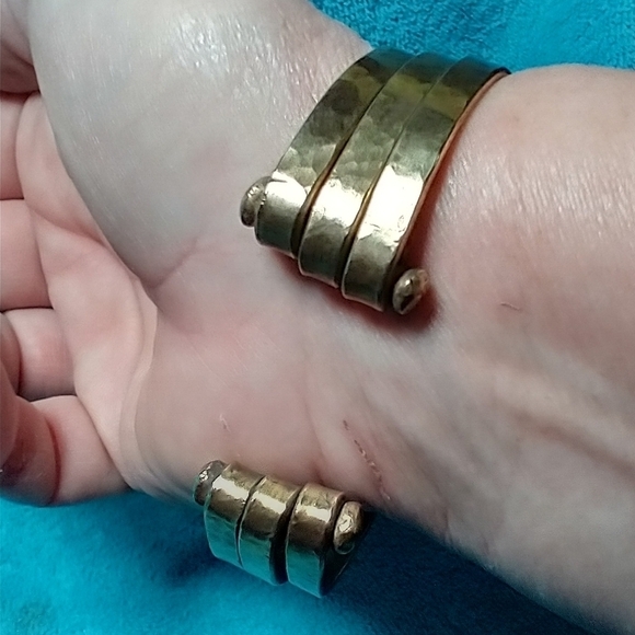 Hammered Gold brass 3 section Cuff Bracelet vintage - Picture 4 of 4